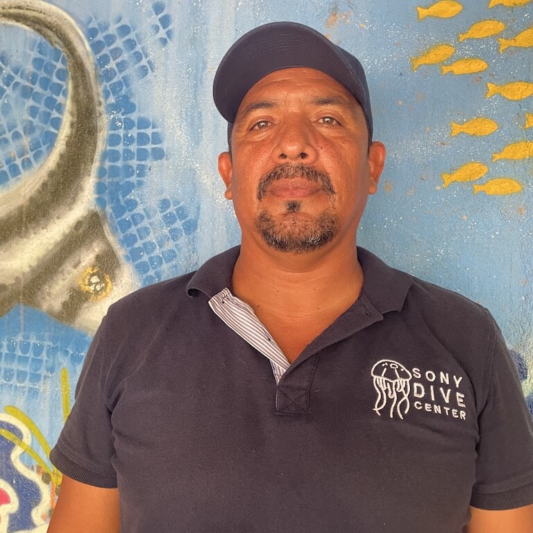 astronel_dive_instructor_santa_marta-1 5 astronel dive instructor headshot uai