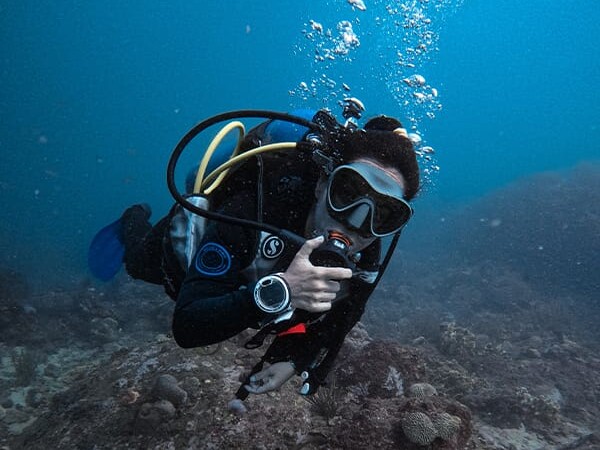 scuba diving colombia Santa Marta diver