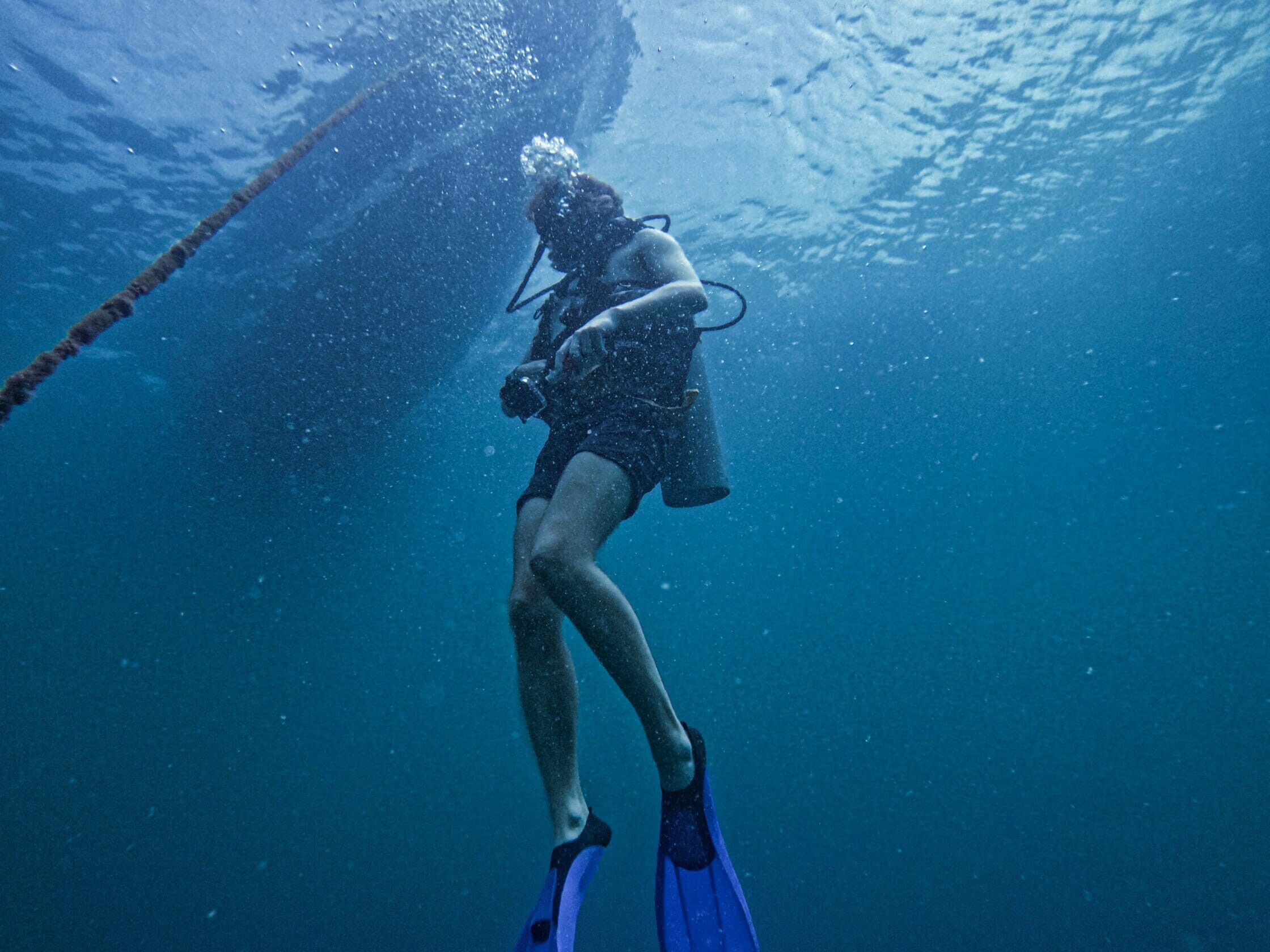 scuba diver doing a controlled ascent uai