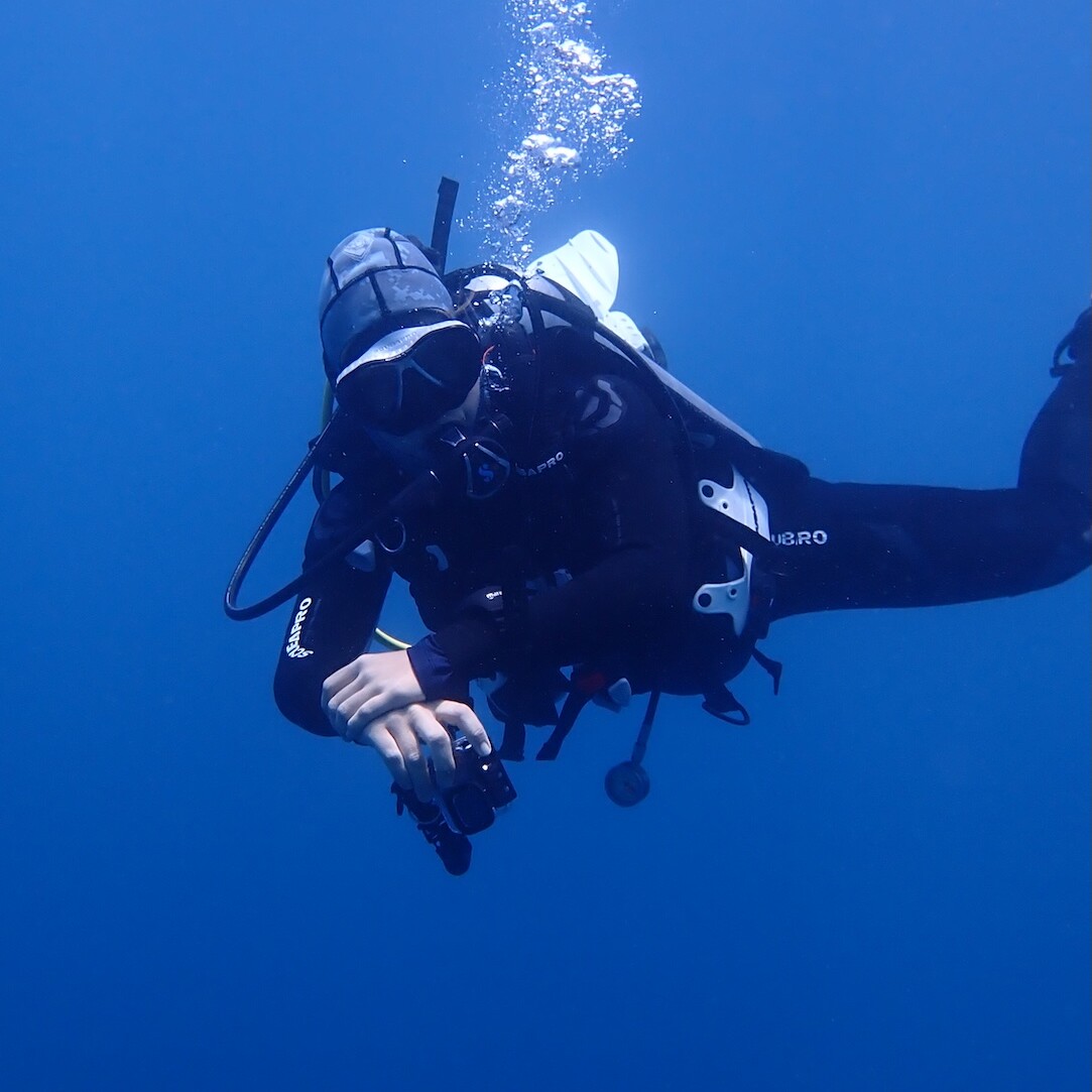 meditating underwater uai