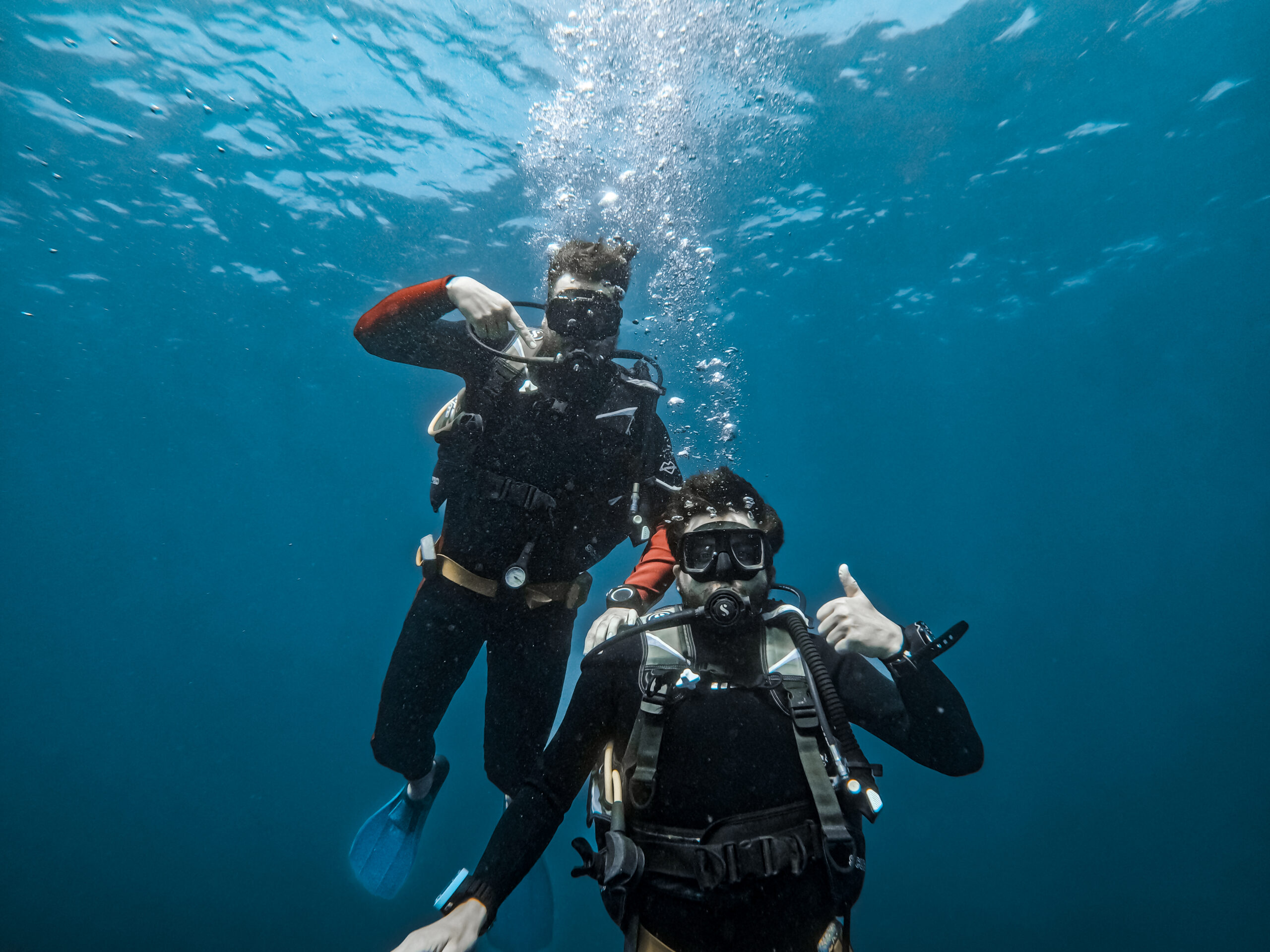 Discover Scuba Diving experience in Tayrona National Park with beginner divers and PADI instructor in Santa Marta, Colombia.